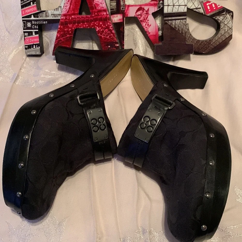 COACH clogs black size: 10 in good worn condition with signs of wear and repair. - Picture 11 of 12